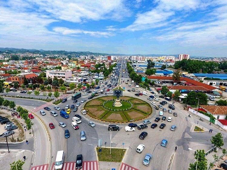 Круговая развязка в Тиране