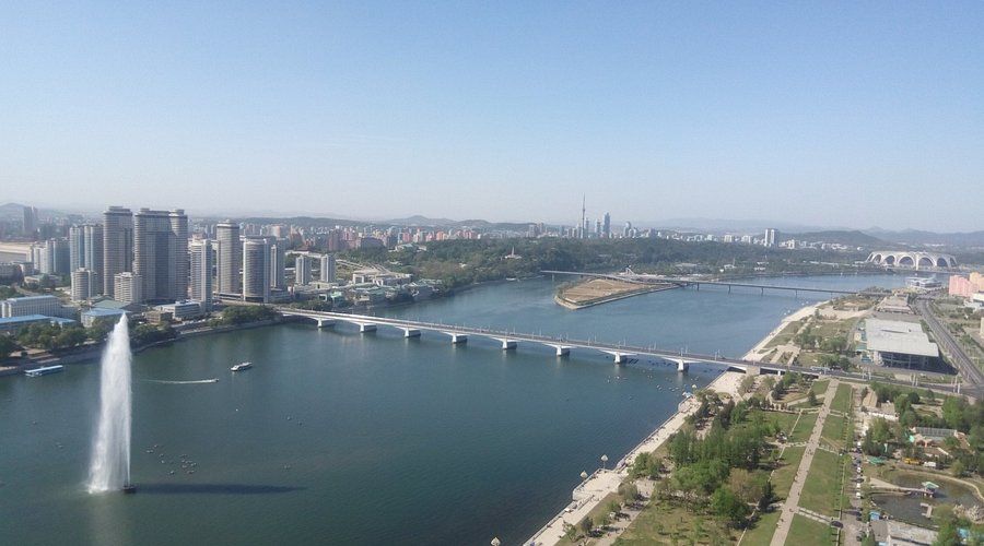 Прогулки по улицам столицы Пхеньян (КНДР)
