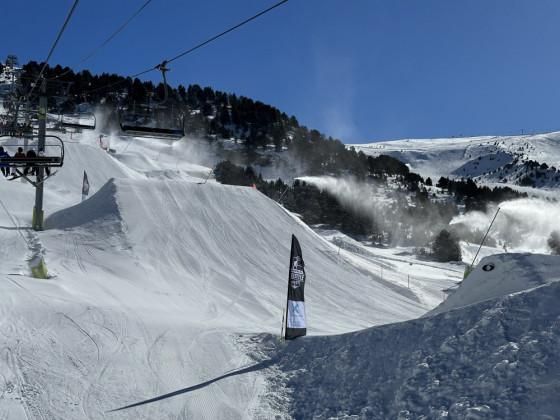 Сноубордическая трасса в Snowpark El Tarter