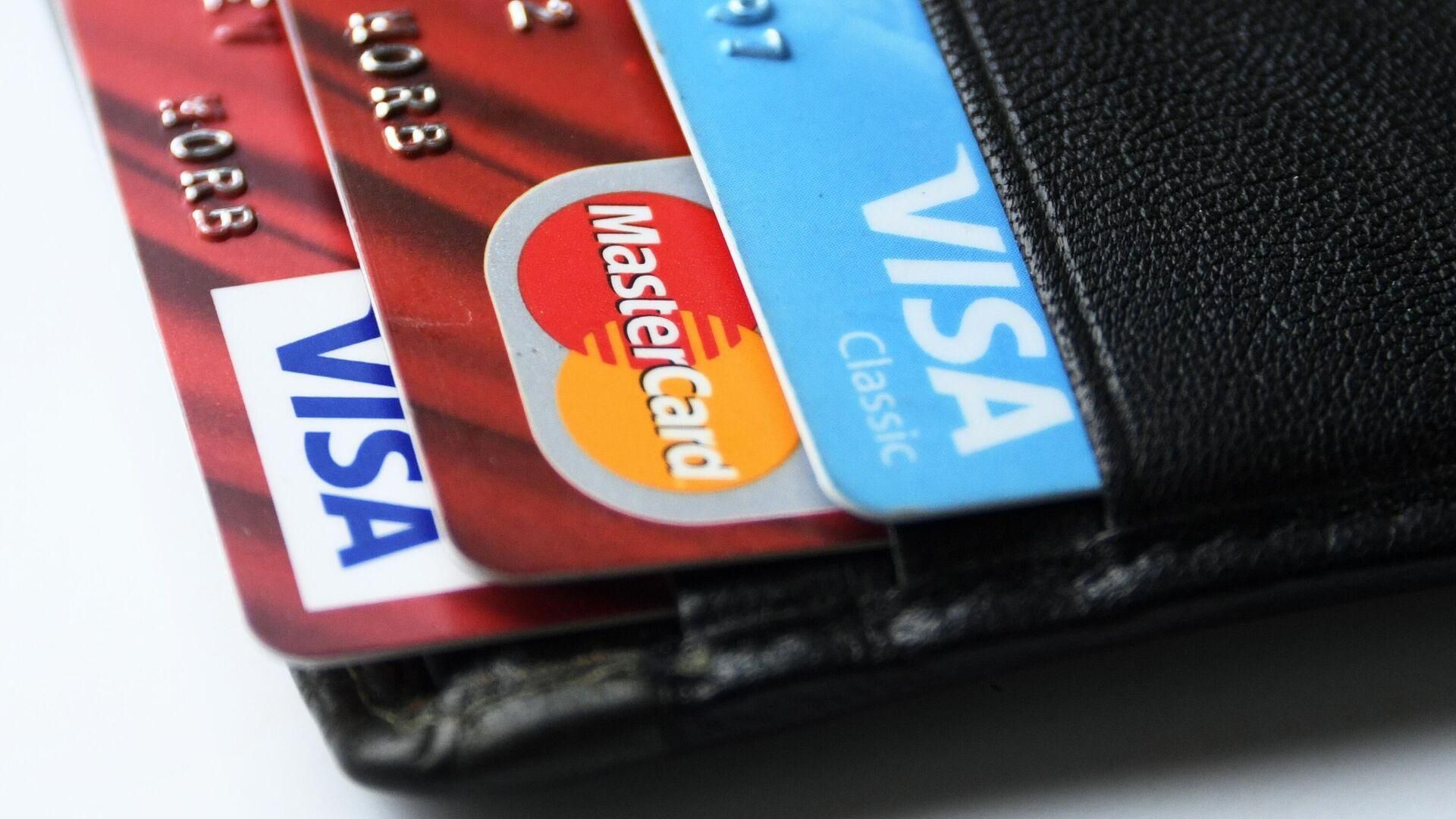 Банковские карты Visa и Mastercard для оплаты в путешествии