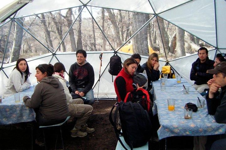 Обеденный шатёр в палаточном лагере Пойнсенот, Аргентина
