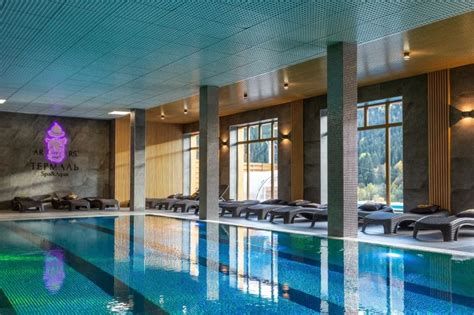 Отель Arkhyz Royal Resort & Spa в Архызе (Россия): интерьер спа-зоны с бассейном