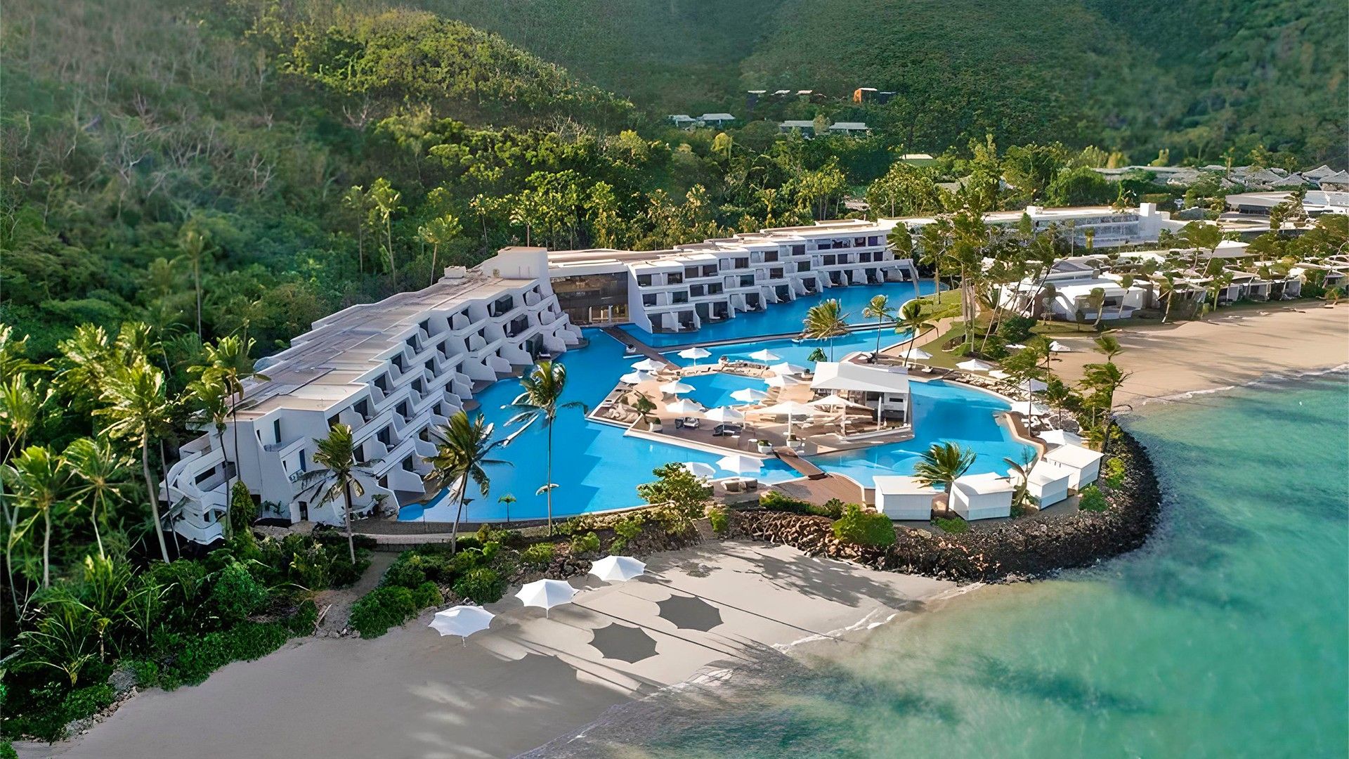 Один из самых длинных курортных бассейнов: Hayman Island Pool (Австралия)