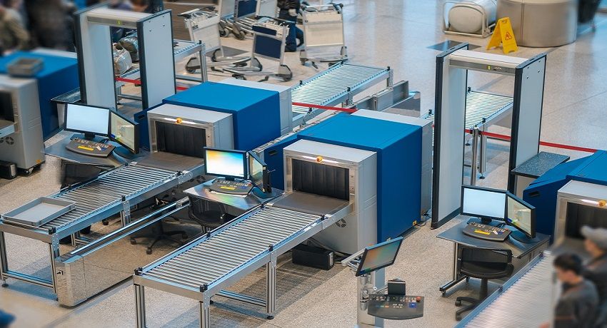 Аэропортовая безопасность: досмотр багажа в аэропорту