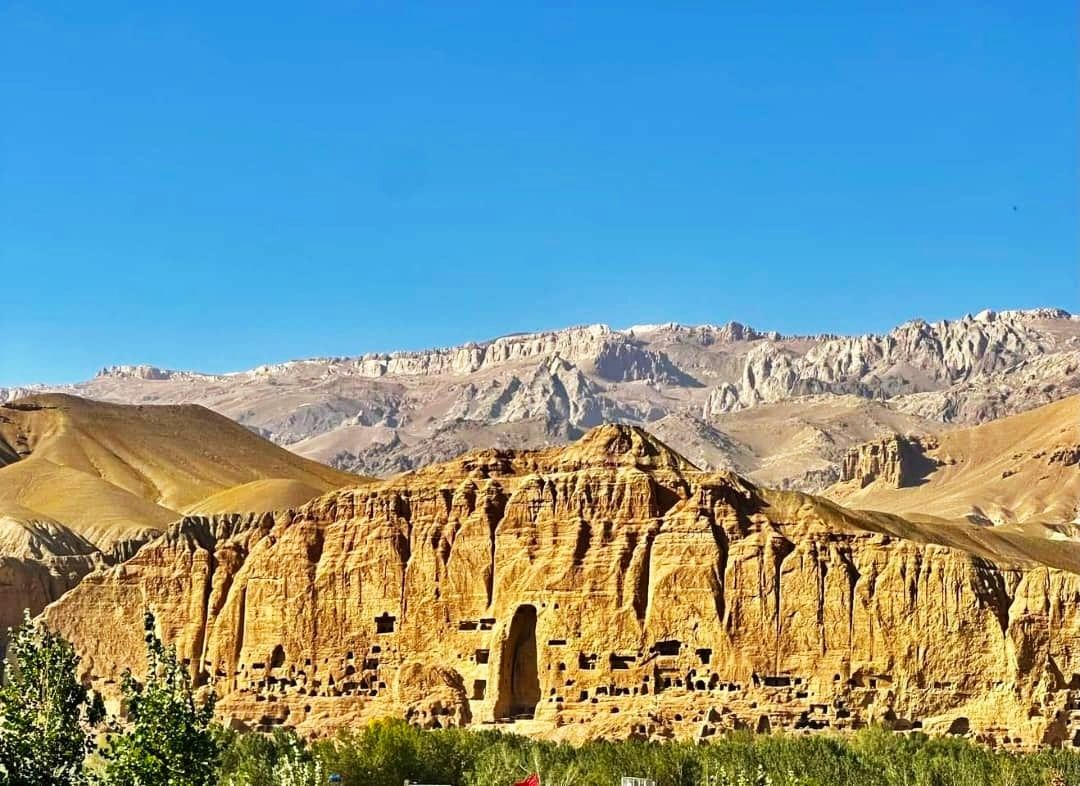 Разрушенные гигантские статуи Будды в Бамианской долине