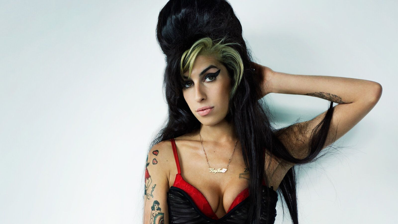 Эми Уайнхаус (Amy Winehouse)