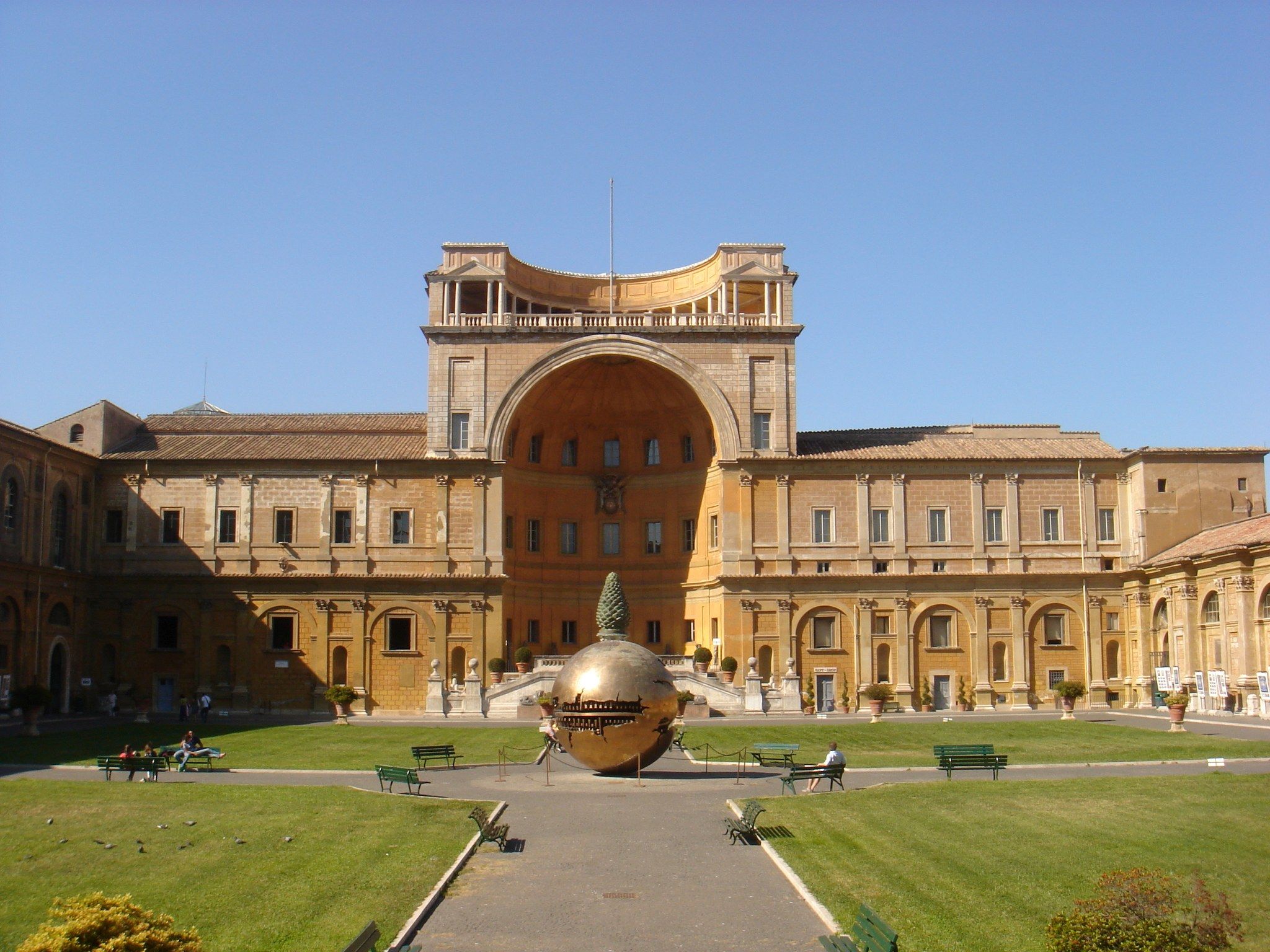 Двор Пинии и дворы Ватикана (Cortile della Pigna)