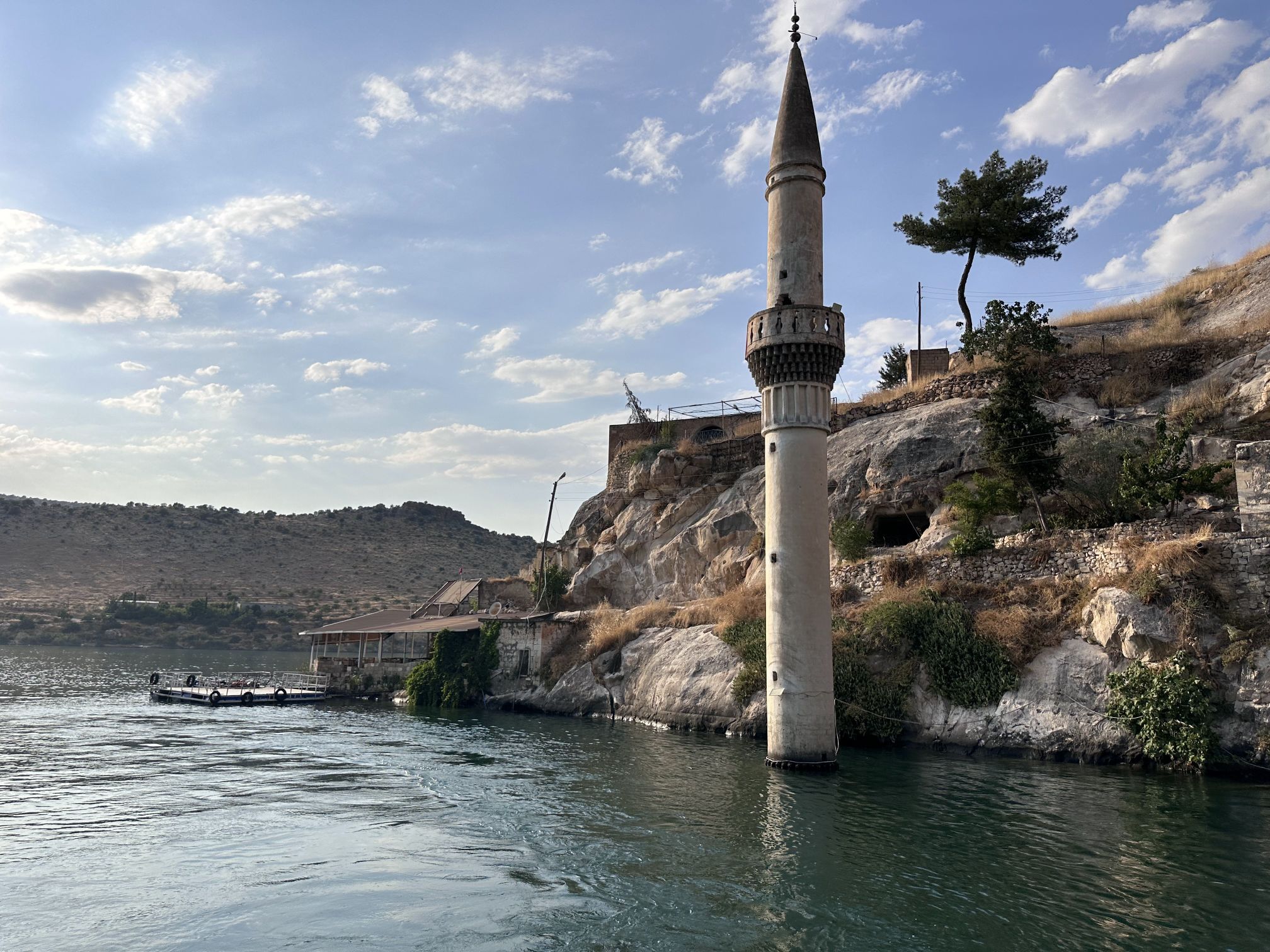 Минарет под водой в Халфети