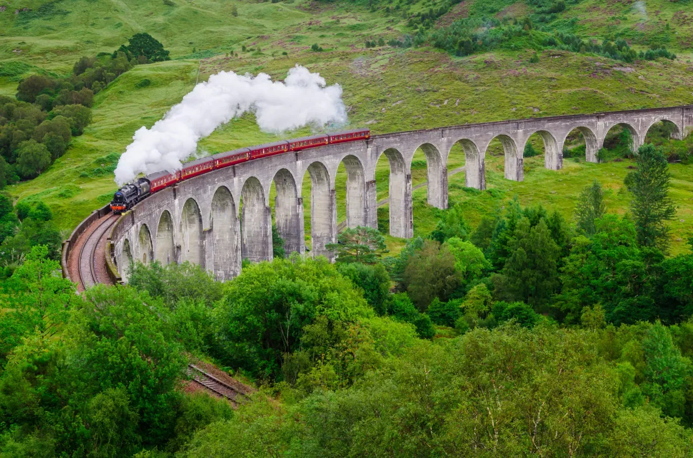 The Jacobite Steam Train, виадук Гленфиннан (Glenfinnan Viaduct)