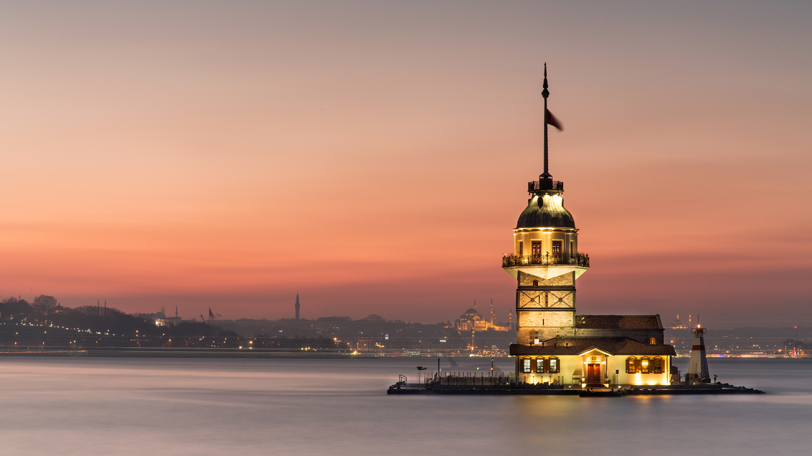 Istanbul u. Турция Босфор Девичья башня. Девичья башня (kiz Kulesi). Стамбул башня кыз Кулеси. Стамбул Маяк Девичья башня.