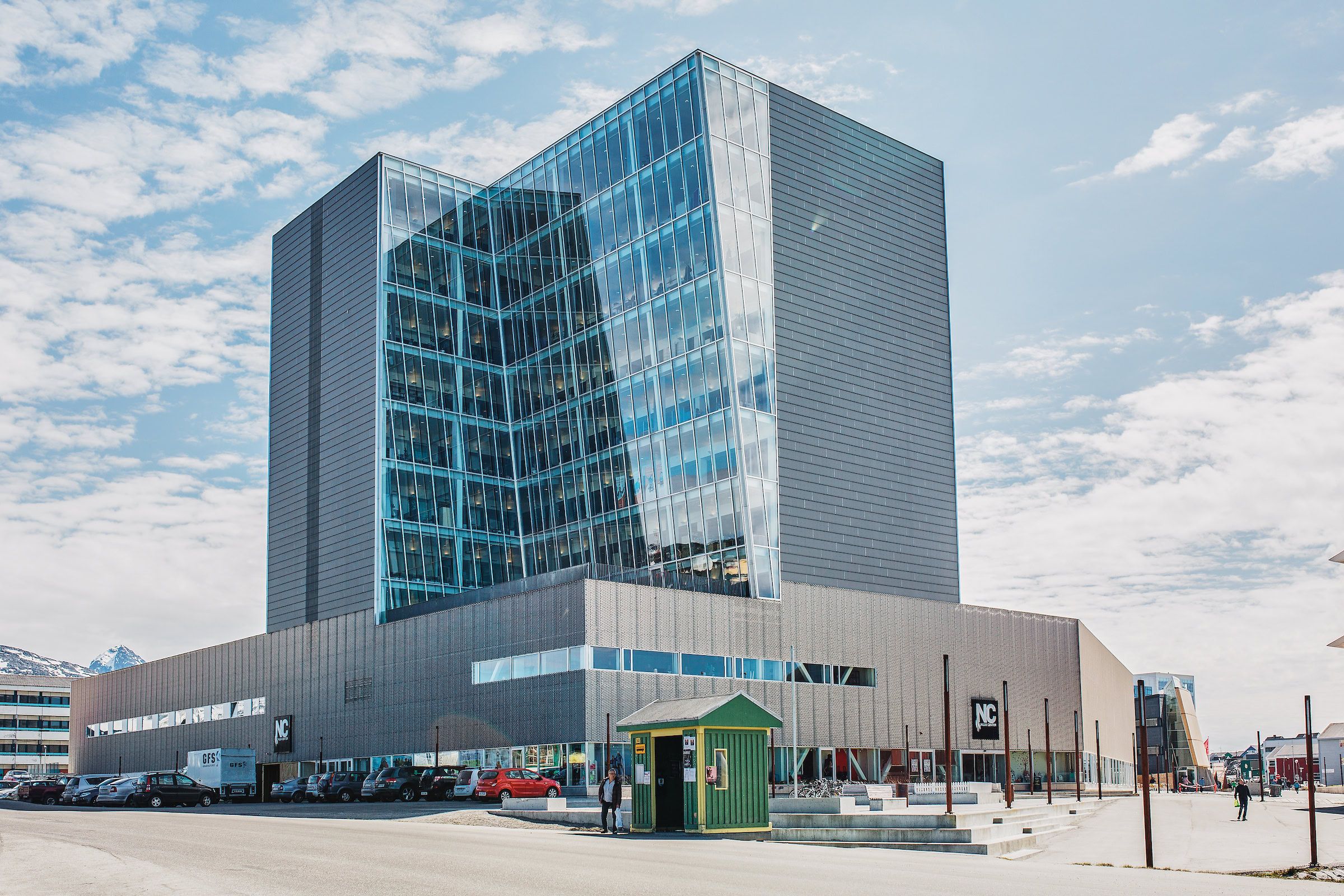 Nuuk Center — крупнейший торговый центр Гренландии, город Нуук.