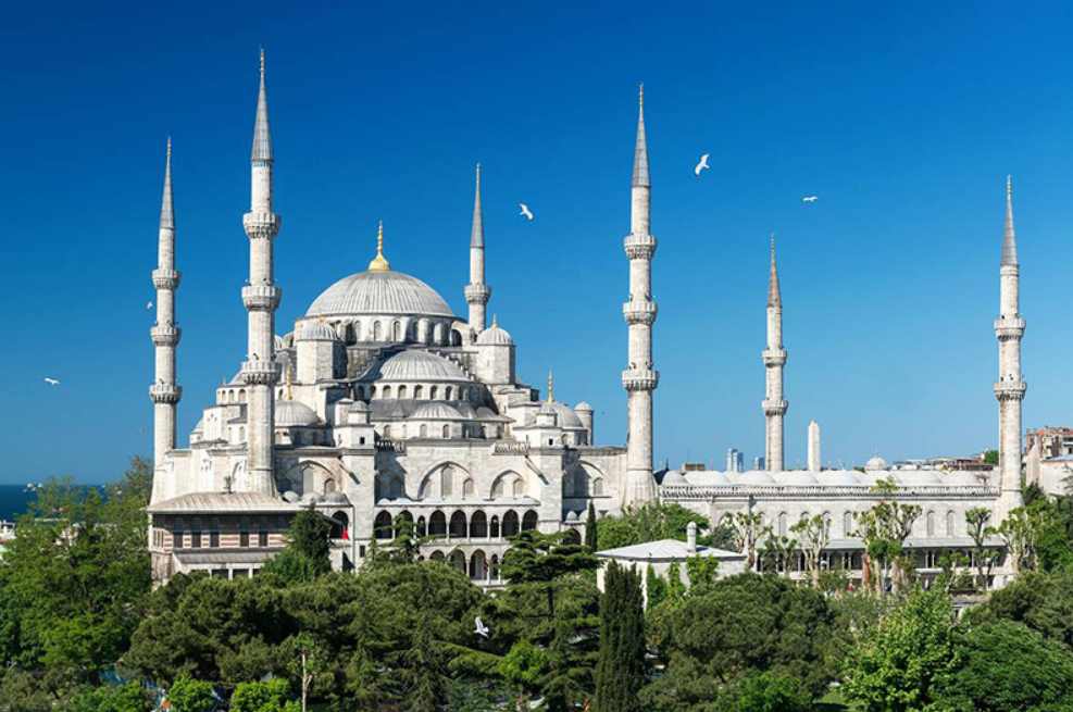 Знаменитая Голубая мечеть, или мечеть Султанахмет