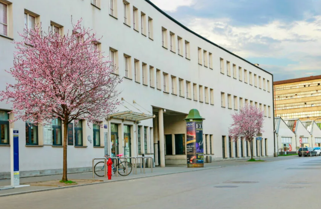 Фабрика Шиндлера — первоначально фабрика под названием «Rekord»