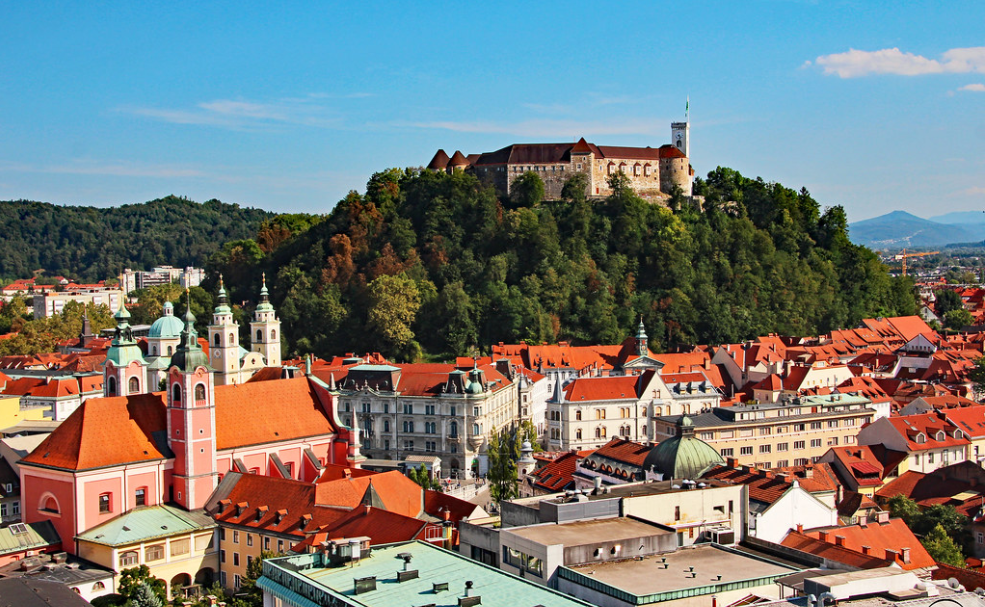 Люблянский замок - средневековая крепость на холме