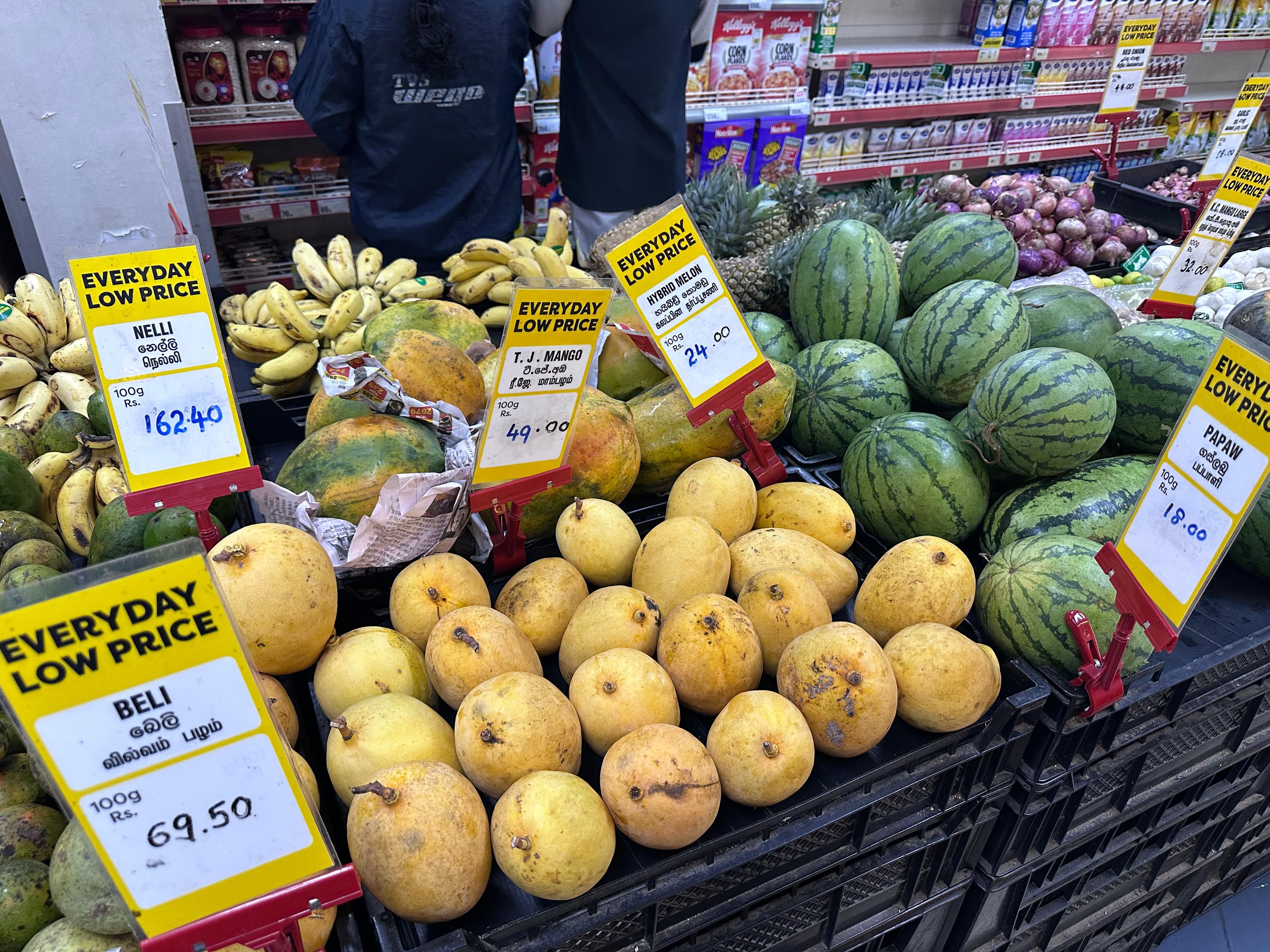 Цена на фрукты за 100 гр на Шри-Ланке