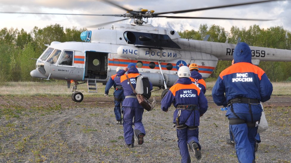 На Камчатке упал в воду вертолёт с туристами, есть погибшие