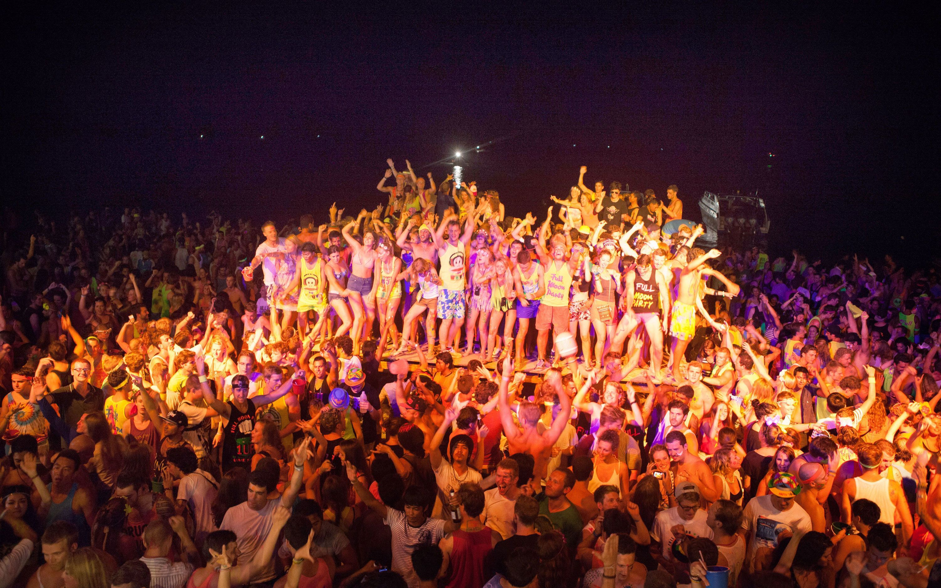 Главная вечеринка: Full Moon Party