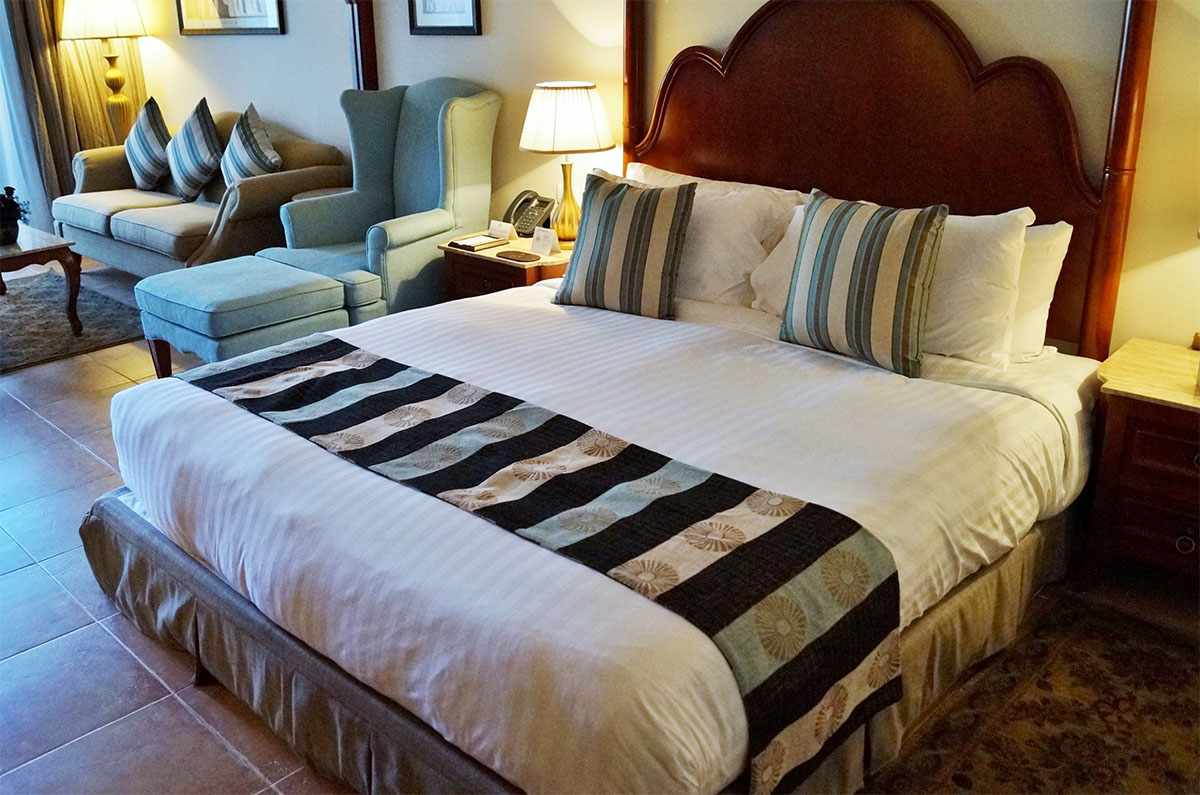 Кровать в отеле