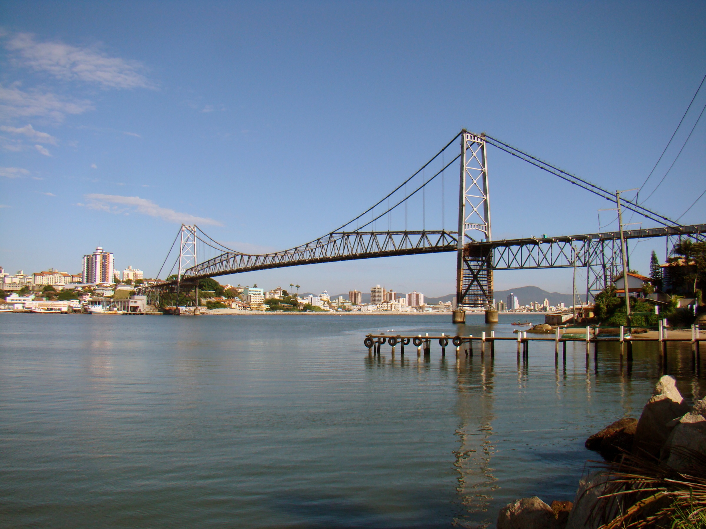 hercilio-luz-bridge-2400x1800