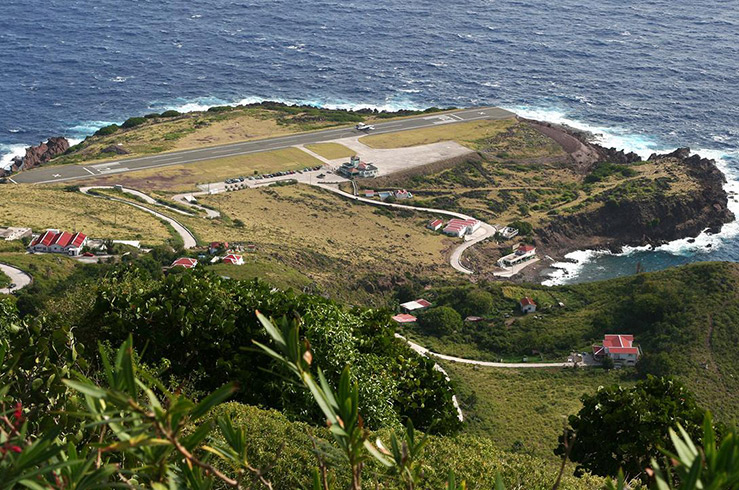 JUANCHO E. YRAUSQUIN AIRPORT (Остров САБА, КАРИБСКИЕ НИДЕРЛАНДЫ)