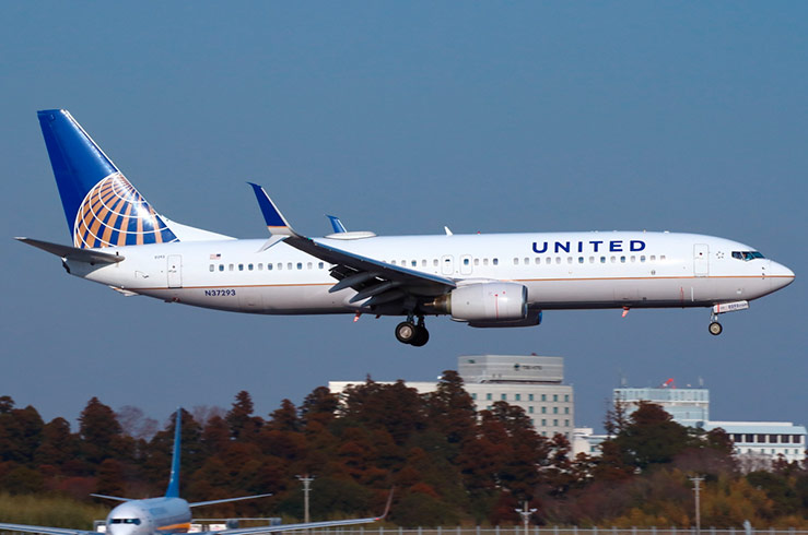 Униженная пассажирка требует с United Airlines 150 тысяч долларов