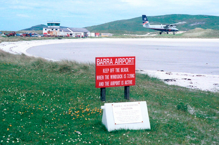 BARRA INTERNATIONAL AIRPORT (Остров БАРРА, ШОТЛАНДИЯ). Фото 1