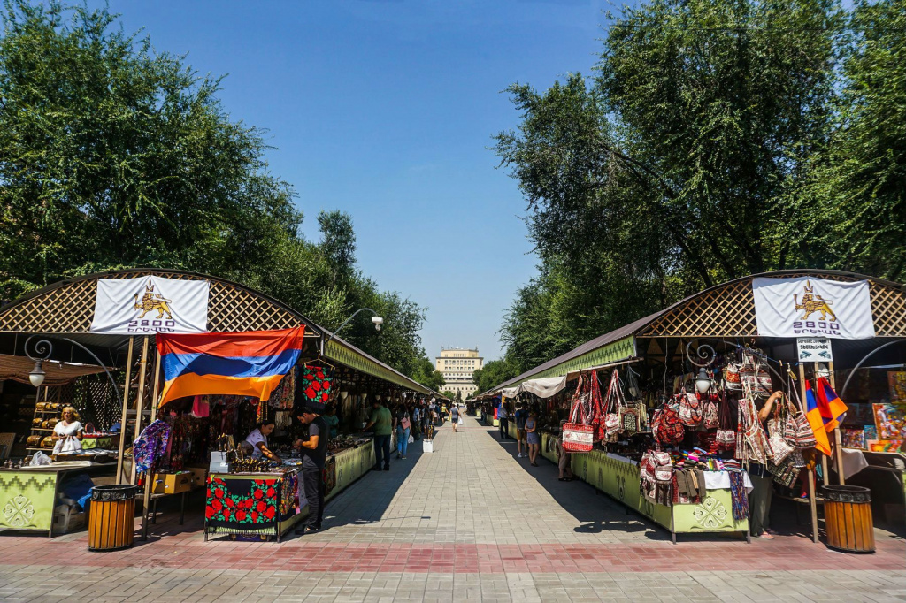 Рынки Еревана