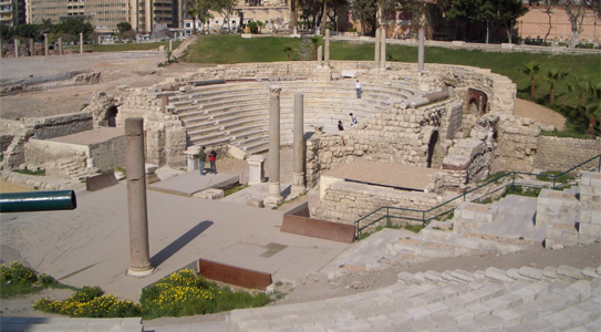 Руины римского амфитеатра (Ancient Roman theatre)