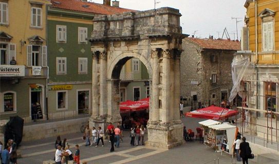 Арка Сергиев (Arch of the Sergii) или Золотые ворота