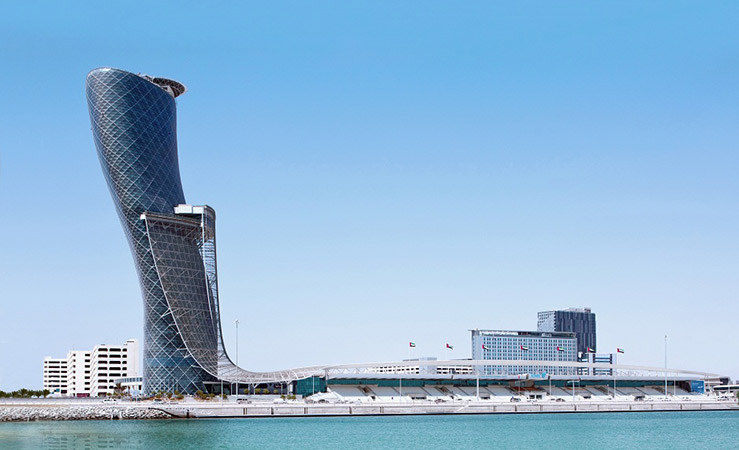 Что посмотреть в Абу-Даби: небоскреб Ворота Столицы (Capital Gate)