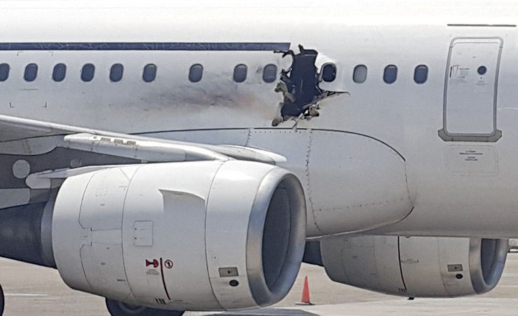 Пилоты Daallo Airlines посадили лайнер после взрыва на борту