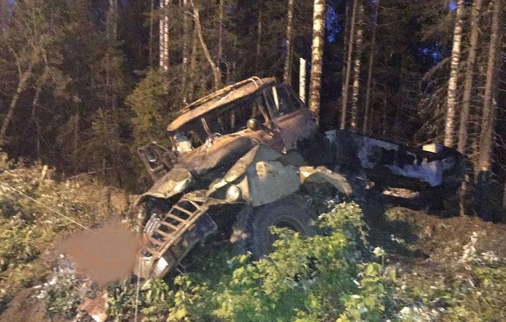 От удара машина загорелась и взорвалась