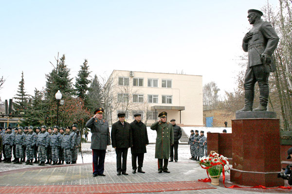 Памятник милиционеру в Пензе