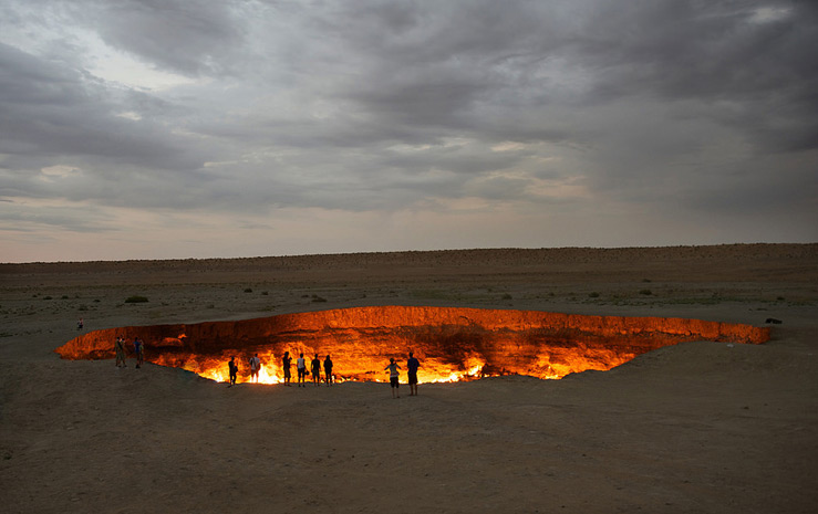 Газовый кратер Дарваза́