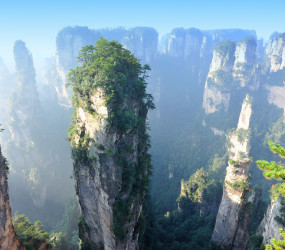 "Небесные врата" на горе Тяньмэнь в Китае