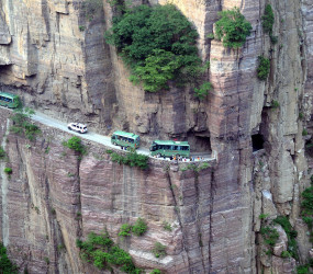 10 самых необычных дорог мира