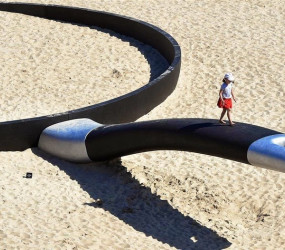 Фестиваль «Sculpture By The Sea» на пляжах Австралии