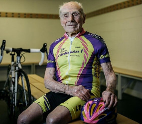 Во Франции живёт 108-летний велосипедист-чемпион Робер Маршан