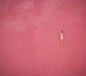 Озеро Хиллер — почему оно розовое на самом деле и можно ли туда попасть