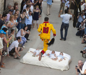 Бэби-джампинг в Испании или Ну, очень странные испанцы...