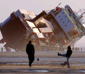 Знаменитое судно Riverdance, севшее на мель в Blackpool