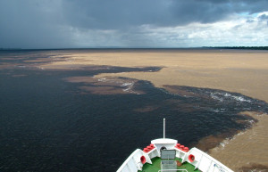Встреча вод двух рек – фотографии Бразилии