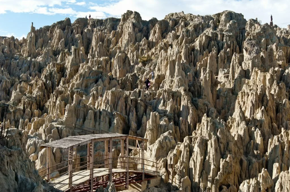 «Лунная долина» — территория с геологическими образованиями из глины и песчаника