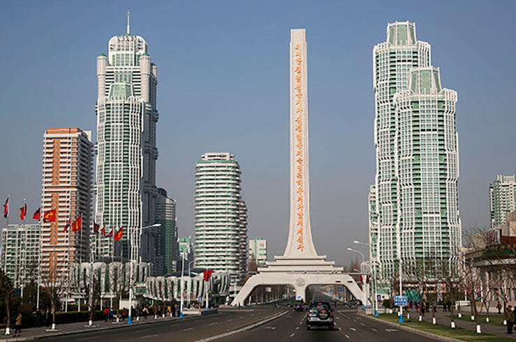 Улица Рёмён с небоскребами и идеальной разметкой — ещё один символ прогрессивной Кореи Улица Рёмён с небоскребами и идеальной разметкой — еще один символ прогрессивной Кореи